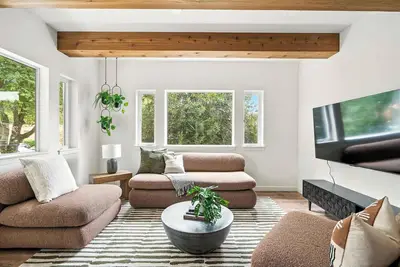 Image de Spanish Revival Escape - Brand New 6br in Heart of Kerns