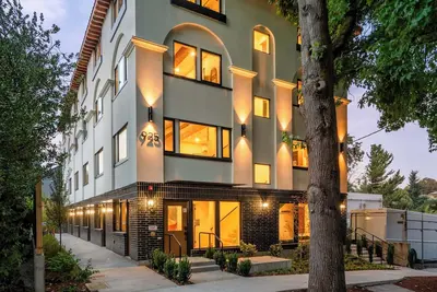 Image de Kerns 6br Gem - New Build, Spanish Flair