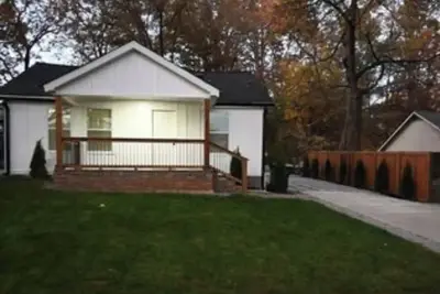 Image de Charming 3-bedroom house with unique fire pit close to the marietta square!