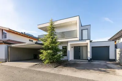 Image de Chalet alpin moderne au centre