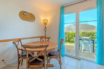 Image de Maisonnette 4 pers dans résidence avec piscine