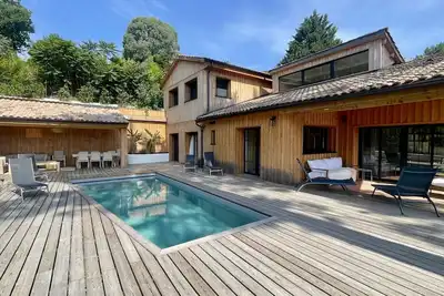 Image de Villa d’exception avec piscine  vue forêt