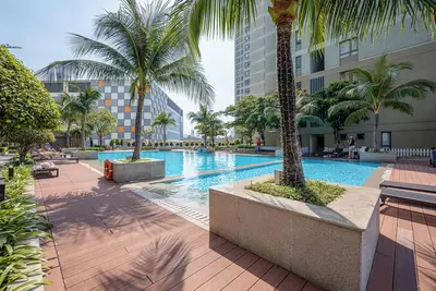 Image de Modern 2br City View Apartment / Walk to Metro & Mall /Free Pool &Gym
