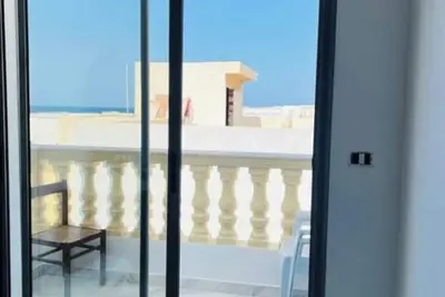 Image de dar sfar  avec vue de mer