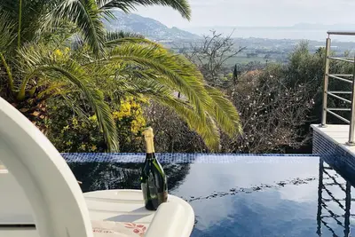 Image de 3 Reyes Villa moderna con impresionantes vistas a la Bahía de Roses