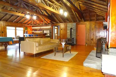 Image de Beautiful Guest Cabin on Quiet Estate