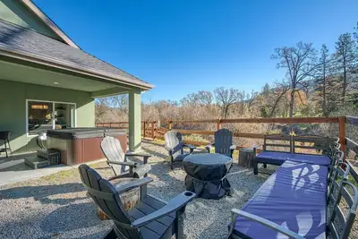 Image de Riverfront Retreat Near Yosemite w/ Hot Tub