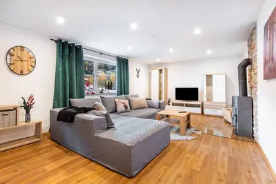 Image de Appartement 'Waldzeit am Silberberg' avec jardin commun, balcon et Wi-Fi