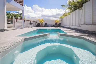 Image de Villa Jacuzzi et Piscine