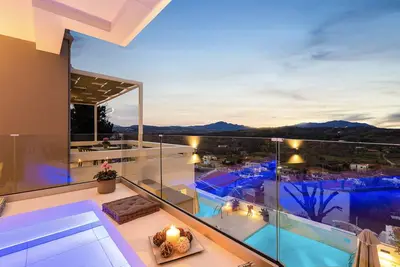 Image de Three Moirai Villa – with 2 Heated Pools