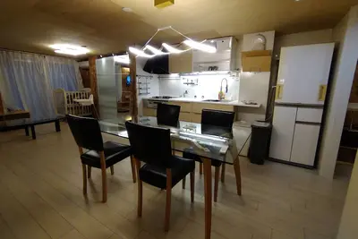 Image de 3 Double beds + crib 101 Fully equipped kitchen & great for long term stays