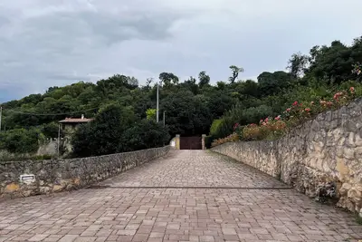 Image de Villa in the rock, 5000 m2 of garden, 4 bedrooms, immersed in the vineyards