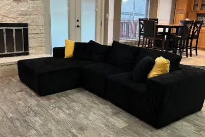 Image de Edmond, Comfy, Quiet, 3-bd home, cold  Ac-warm Heat, fitness equipment, & Wi-Fi