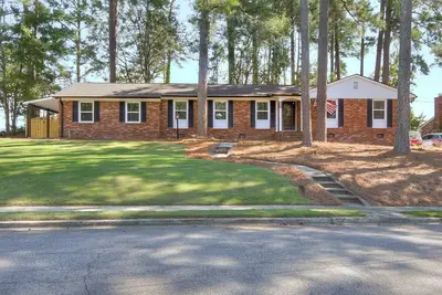 Image de Fully-Furnished Rent-Ready Ranch