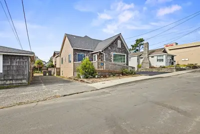 Image de Updated Seaside Home, 3 Total Bedrooms, Less Than 1 Block to the Prom!