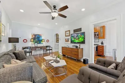 Image de The Home Collection: Step-Free Myers Park 2br w/ Screened Porch