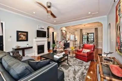 Image de Spacious 6br Family Retreat | Parking | Near Uptown & Medical Centers