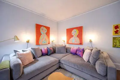 Image de The Home Collection: Historic 2br · King Suite · Parking · Near Uptown