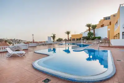 Image de Appartement de vacances « Obsidian Brisas De Costa Adeje » avec piscine partagée, terrasse privée et Wi-Fi