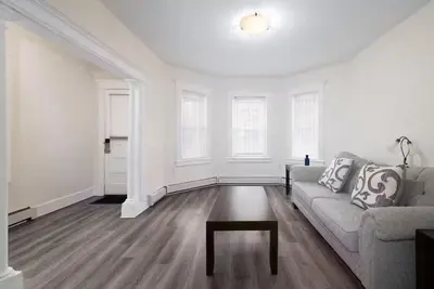 Image de Best Private Group Stay - Sleep 16+ 3 Levels with 3 Baths 2 Kitchens