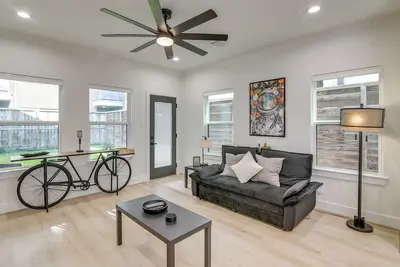Image de Walkable E Downtown Houston Townhome: Pet-Friendly