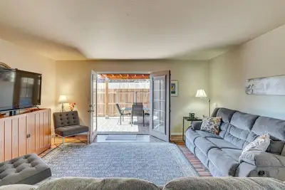 Image de 5 Mi to Dtwn: Tucson Townhome w/ Pool Access!