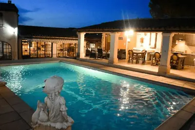 Image de La Bastide les Basses Royères propose la location saisonnière dune maison