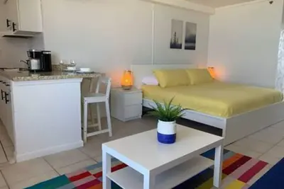 Image de Amazing Oceanfront Studio