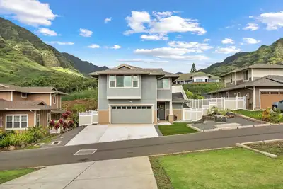 Image de ★Villa Aloha · 4 Bedrooms, Pool, spa, Sleeps 10 adults 2 kids Oahu Top New Home★
