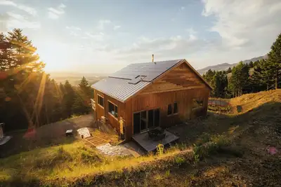 Image de Modern Mountaintop Retreat on Sixty Acre Woods