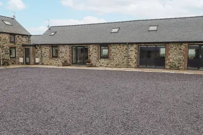 Image de 2 Trem Y Mor, family friendly, with hot tub in Llanfachraeth