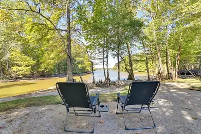 Image de Pickwick Lake Cabin: Private Hot Tub, Shared Perks