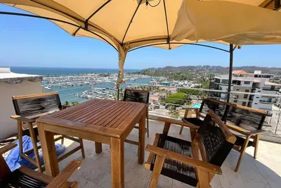 Image de Beautiful beachfront condo, 5 min walk from downtown,