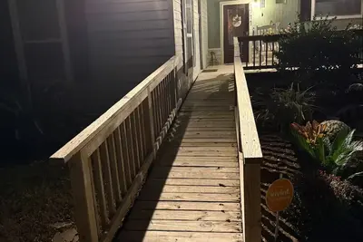 Image de Sweet Rest 3-bedroom house in Cleveland with Ac & Heating