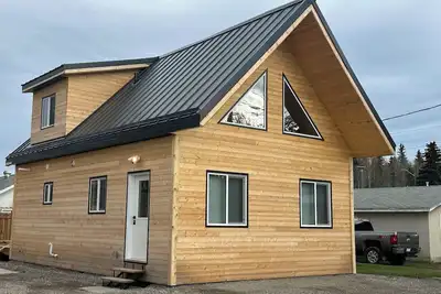 Image de Kabin Life with Keesca Kabin. Relax after a day of sightseeing in the Rockies.