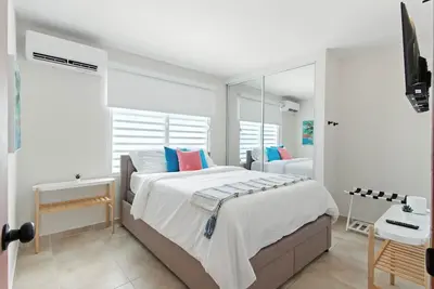 Image de New 3-Br Apartment, A/C, Free Parking, Washer Dryer, Full Kitchen, WiFi