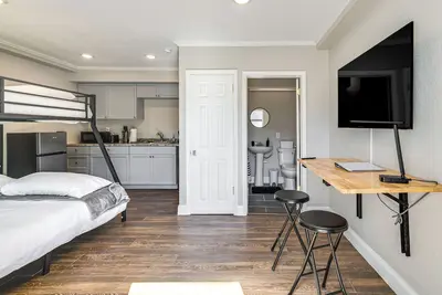 Image de Sleek Studio Bunk 2 Mi to Chassahowitzka River!