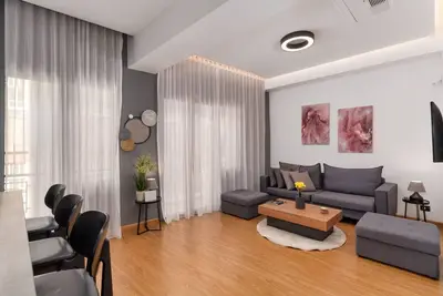 Image de Radical Retreat - 2br, Central Athens