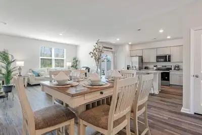 Image de Family-Friendly 3br Coastal Beach vacation rental near Holden Beach, Nc - 3 miles