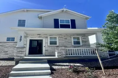 Image de Charming 2-bedroom house in lovely Aurora with Ac