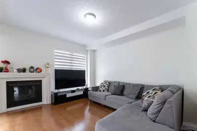 Image de 3-Bedroom Family Home with Parking in Brampton