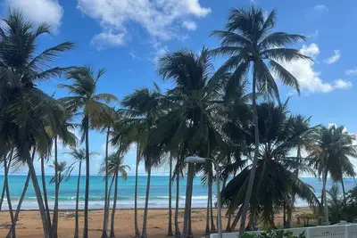 Image de Ocean Front two bedroom apartment with Ac through it, in Luquillo Pr.