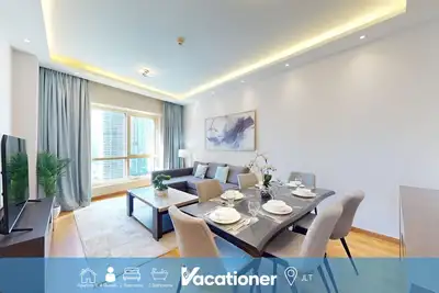 Image de Glamorous l 2 Bedroom l Stunning Lake View