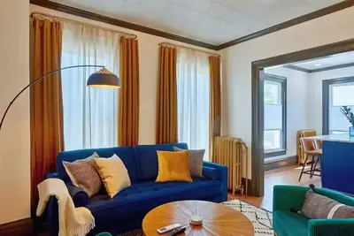 Image de Stylish & Modern 2br - Luxurious + Historic Charm, Close to Downtown & Bakery