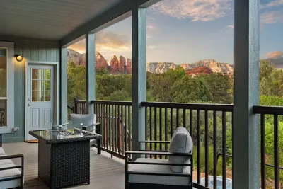 Image de Mountainview Desert Retreat w/ Hot Tub + Firepit!