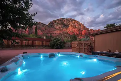 Image de Mountainside Desert Retreat w/ Hot Tub, Fire Pit, Hammock, & Views!