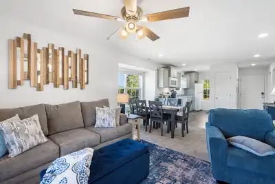 Image de Beautiful brand new sister condo's, no steps, located next to Silver Dollar City