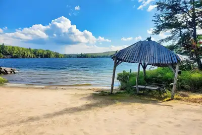 Image de Private Beach Lake Cottage!