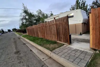 Image de Cozy 1 Br Rv in Chowchilla right off Route 152 and 99, Sleeps 4!