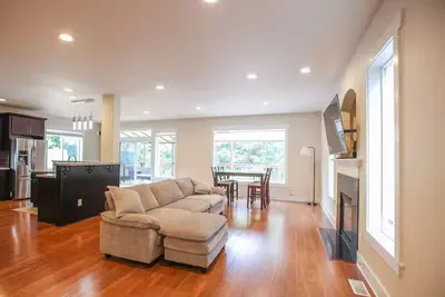 Image de Home Near The Landing & I-5